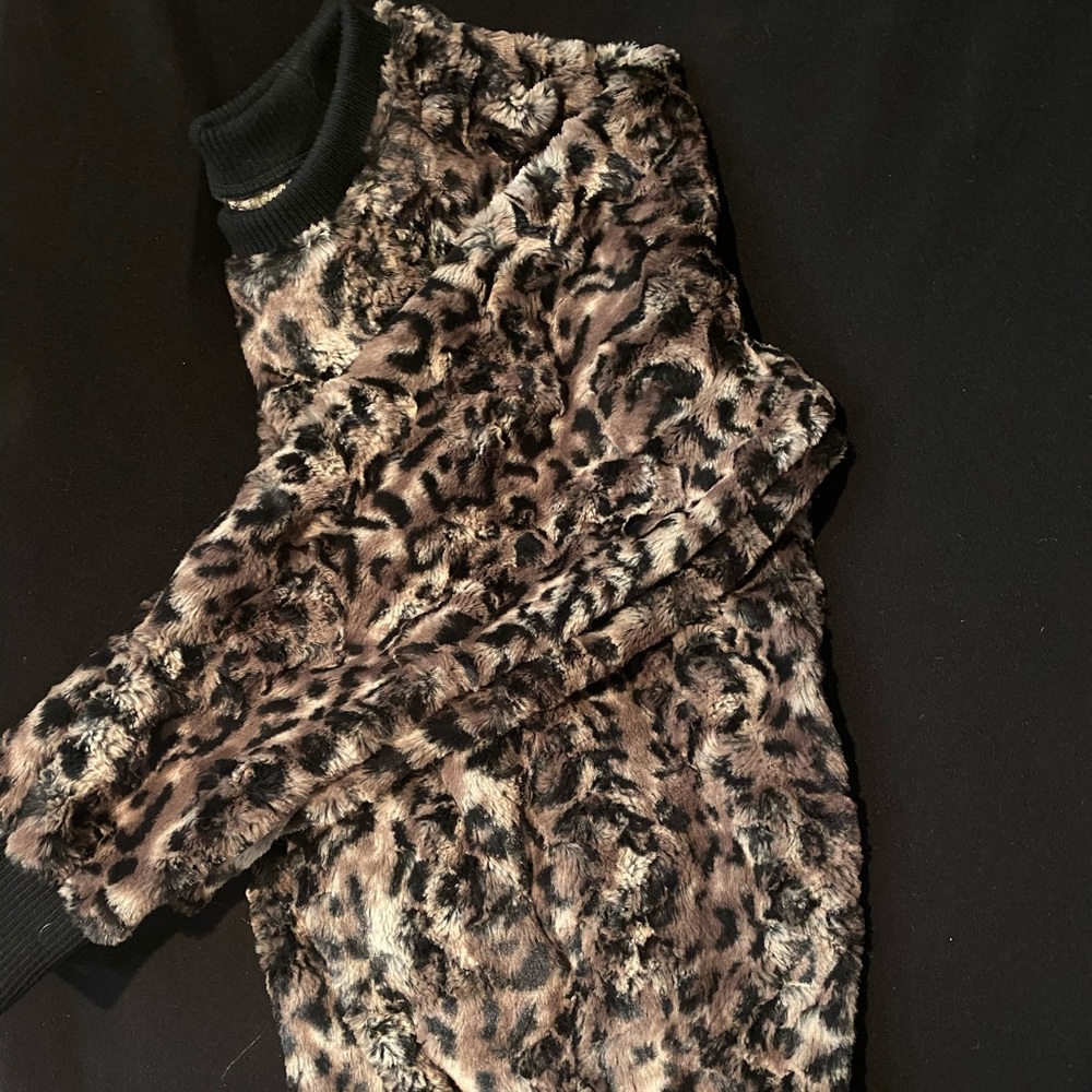 Spirithoods furry leopard print crew neck